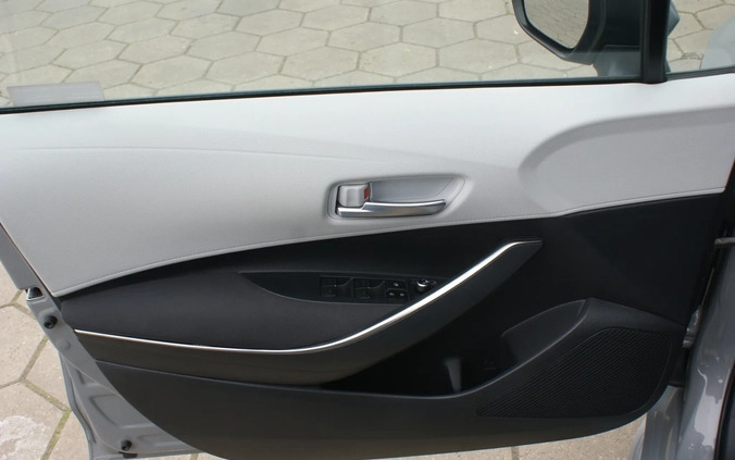 Toyota Corolla cena 109900 przebieg: 42624, rok produkcji 2021 z Nałęczów małe 277